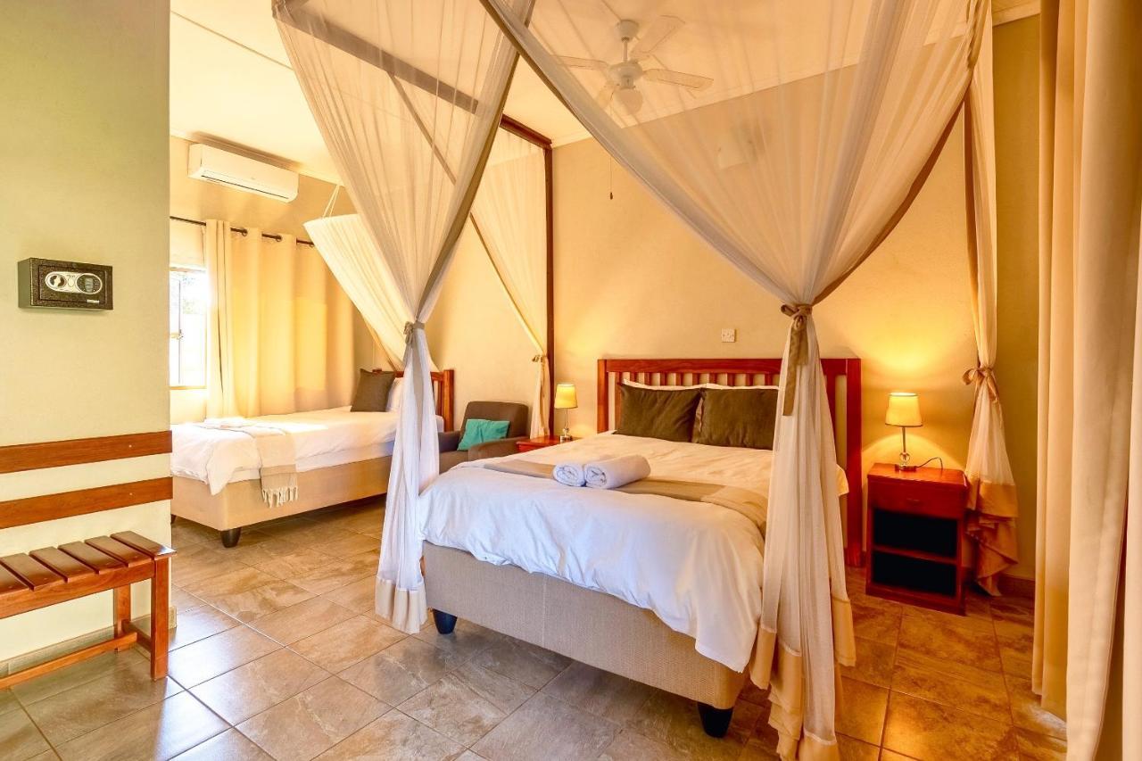 Dzimbahwe Guest Lodge Victoria Falls Exterior photo